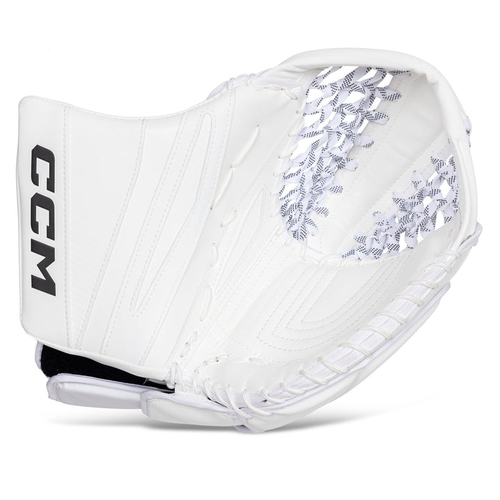 https://www.thehockeyshop.com/cdn/shop/files/ccm-catchers-ccm-extreme-flex-e7-9-senior-goalie-catcher-white-regular-1160106411_720x.jpg?v=1746062368