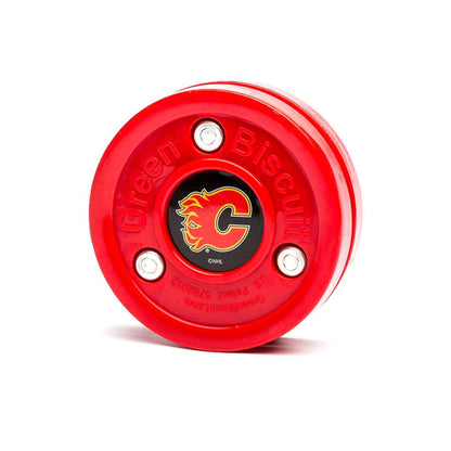 https://www.thehockeyshop.com/cdn/shop/products/green-biscuit-hockey-pucks-green-biscuit-original-nhl-training-puck-calgary-flames-4-7oz-28744085700674_1800x1800.jpg?v=1693420189